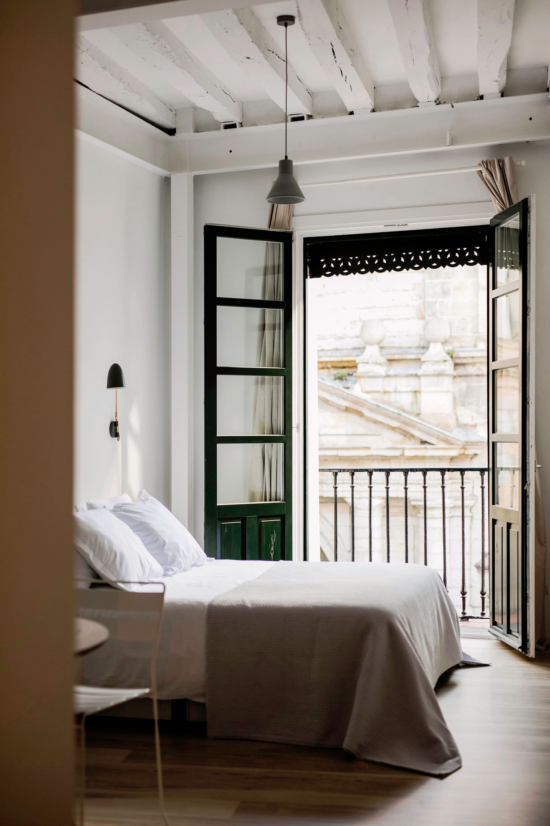 Elegant Suite 8